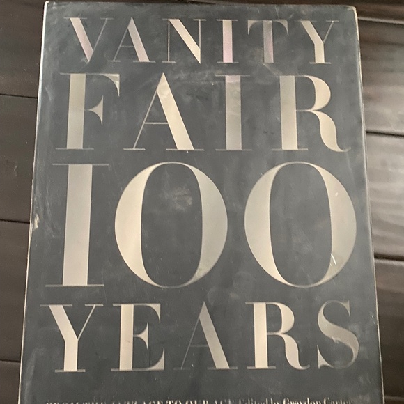 Vanity Fair Book - Picture 1 of 2